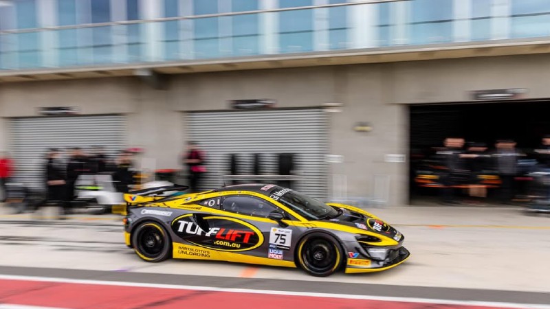 Glenn Nirwan podium di GT4 Australia 2025