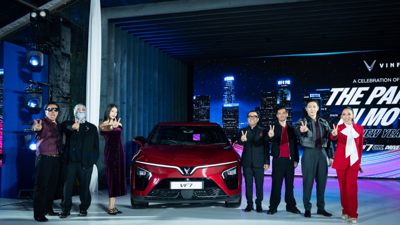 VinFast VF7