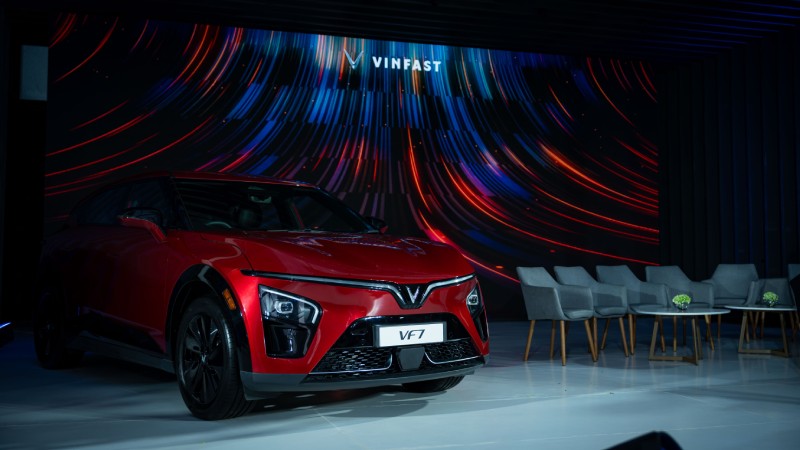 VinFast VF7