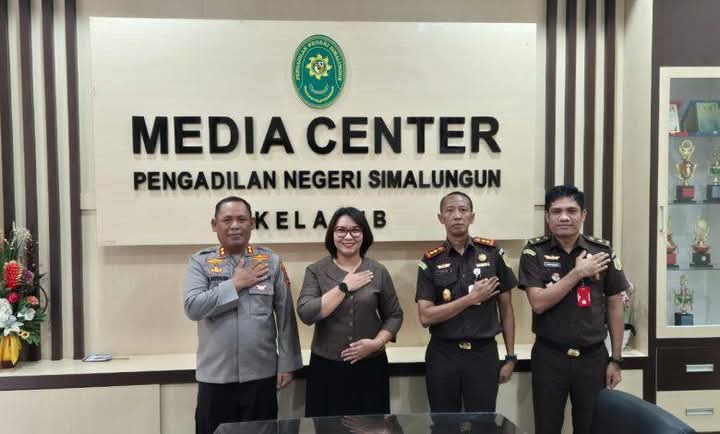 (Kiri ke kanan) AKBP Marganda Aritonang, Erika Sari Emsah Ginting, dan Irfan Hergianto. ist