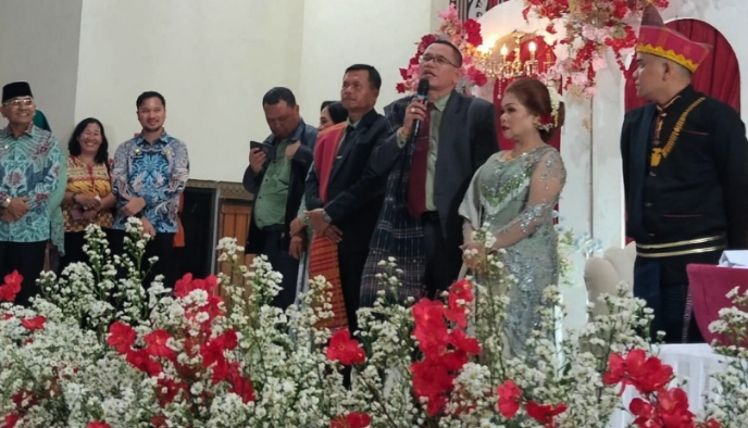 Budaya Pak-pak dan Simalungun Hiasi Pesta Pernikahan Wanda dan Asri