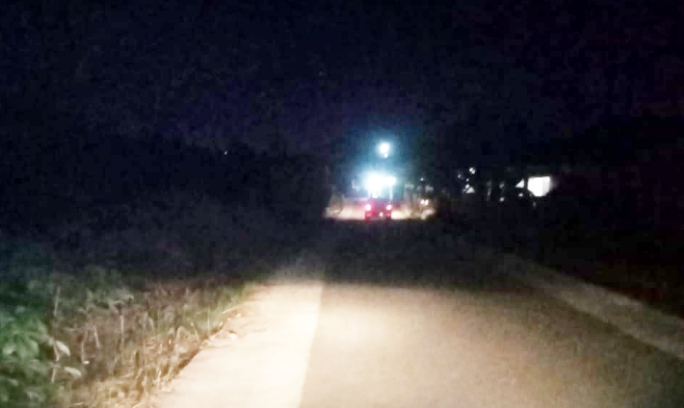 Suasana malam di Jalan Lapangan Tembak, Kelurahan Setia Negara