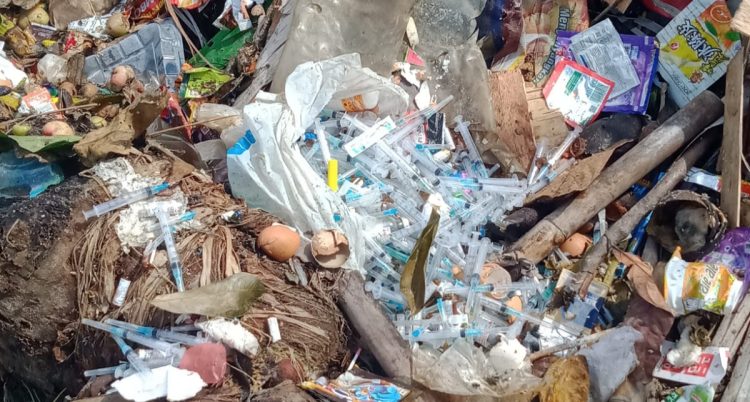 Limbah beracun di temukan warga. ist