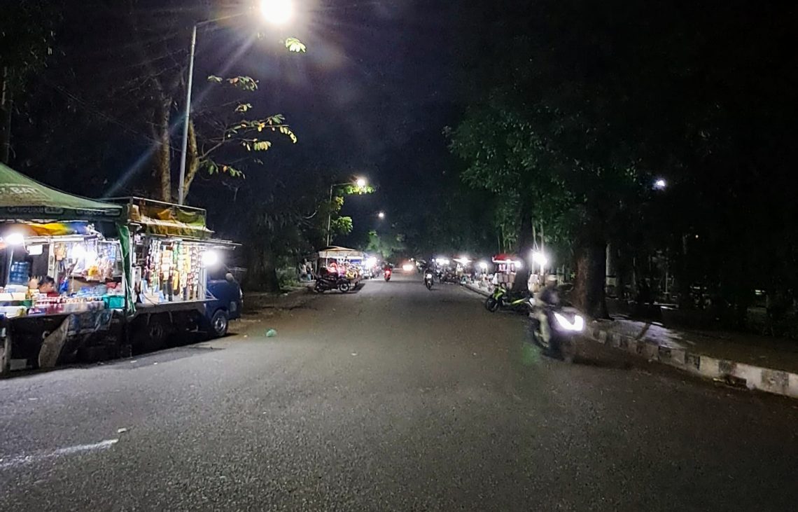 Ruas Jalan WR Supratman merupakan lapak ngetem odong-odong tampak kosong. Lokasi ini berada tepat di depan Siantar Hotel. (ist)