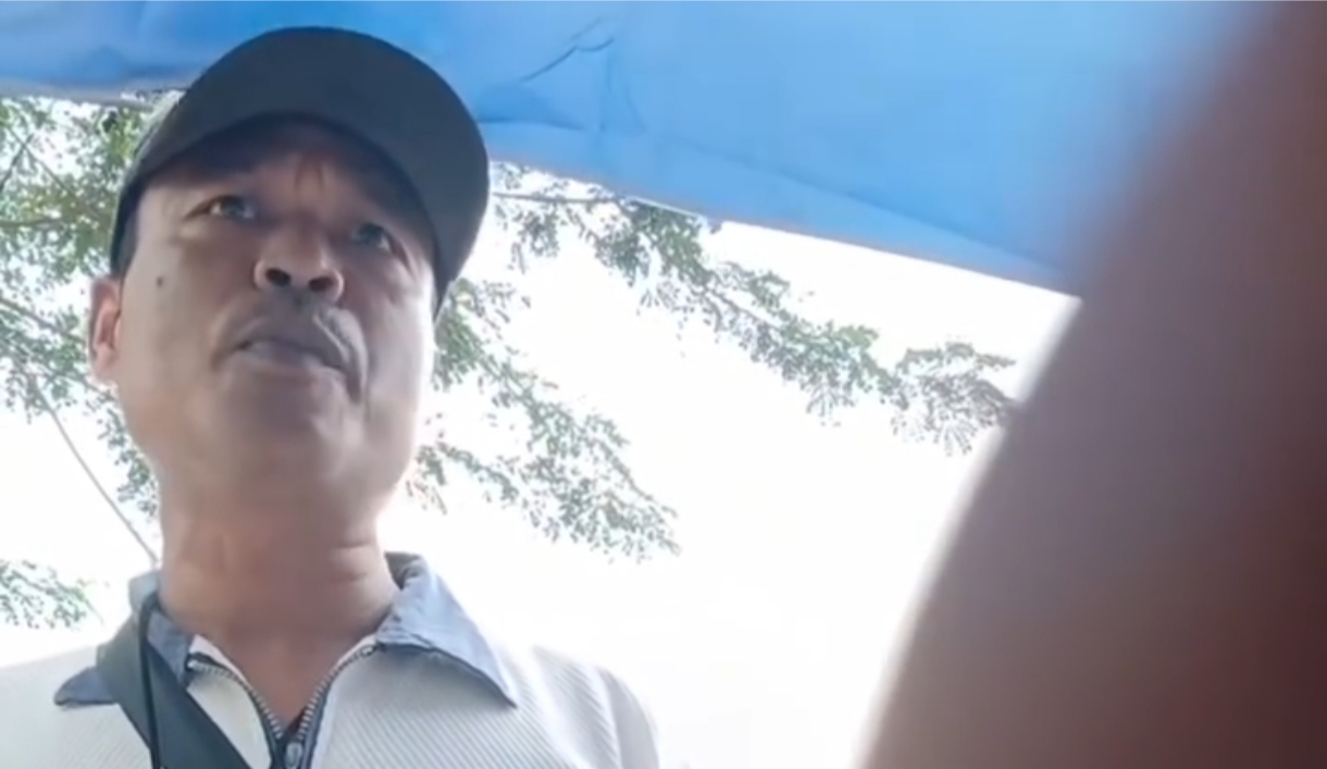 Pelaku pungli di Lapangan Adam Malik viral di media sosial. ist