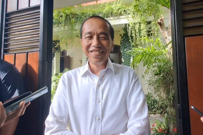 Jokowi Tanggapi Desakan Purnawirawan TNI Copot Gibran dari Jabatan Wapres