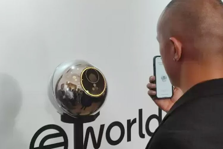 Fenomena World App saat ini ramai diperbincangkan, kehadirannya mulai terlihat di sejumlah wilayah Indonesia, termasuk Kota Bekasi.