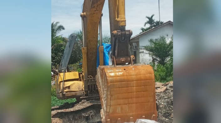 Alat berat milik Dinas Lingkungan Hidup (DLH) Pematangsiantar.