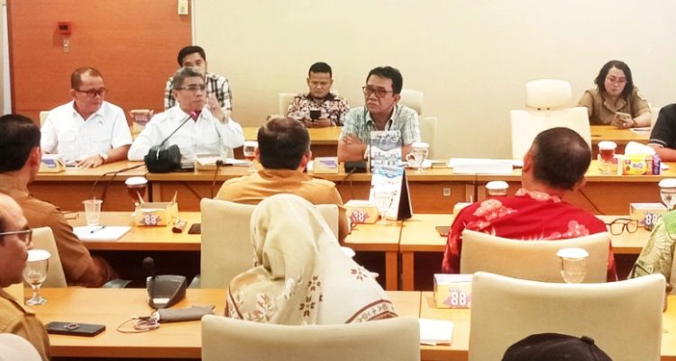 RDP Komisi D DPRD Sumut dengan PT RAS dan lainnya.