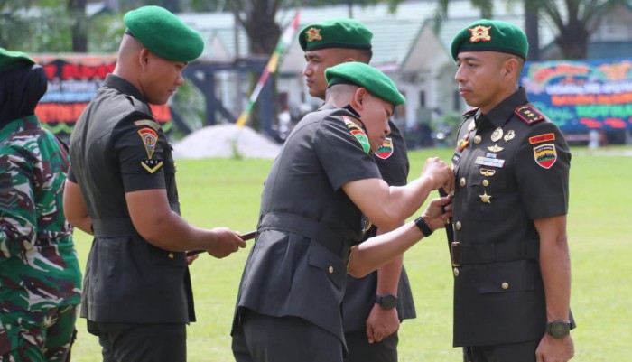 Prosesi sertijab Dan Yonif 122/TS