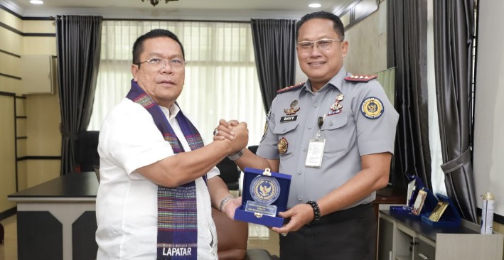 Wali Kota Wesly Silalahi dan Kalapas Pematangsiantar Davy Bartian.