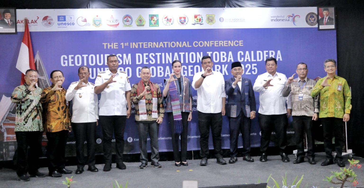 Menteri Pariwisata dan Ekonomi Kreatif Republik Indonesia, Widiyanti Putri Wardhana, melakukan kunjungan kerja ke kawasan Danau Toba, Selasa (8/7/2025).