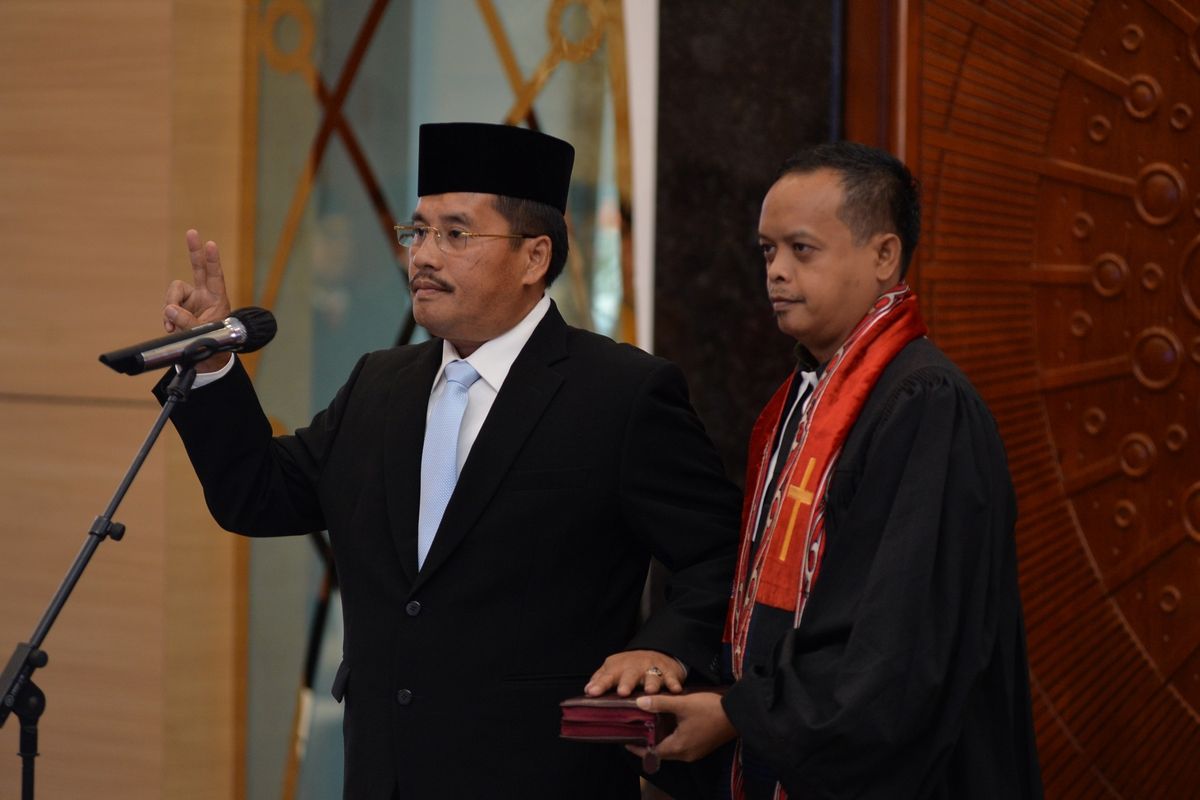 Gubernur Sumatera Utara, Bobby Nasution, resmi melantik Togap Simangunsong sebagai Sekretaris Daerah (Sekda) Provinsi Sumatera Utara, menggantikan Effendy Pohan.