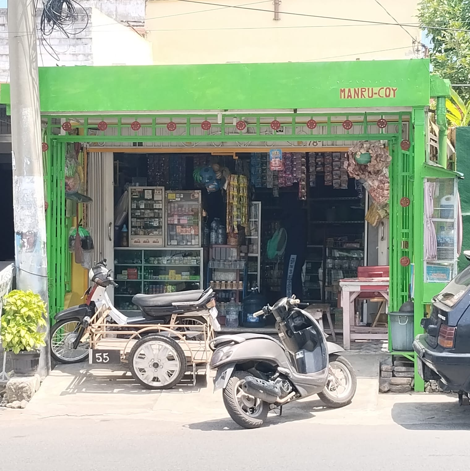 Kedai milik korban. (Foto: sinata/Hendri Nainggolan)