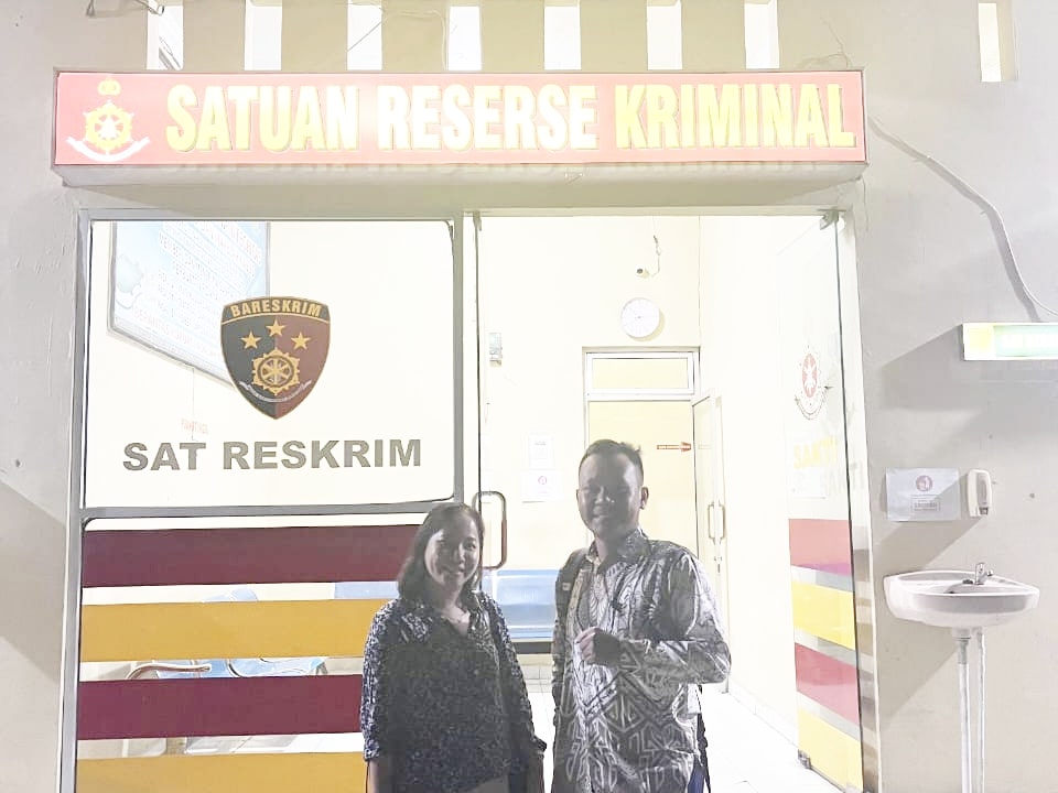 Theovani Sidauruk dan Penasehat Hukumnya Rico Nainggolan.