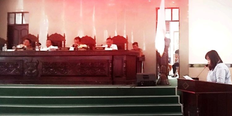 Cindira dari Fraksi PDI Perjuangan