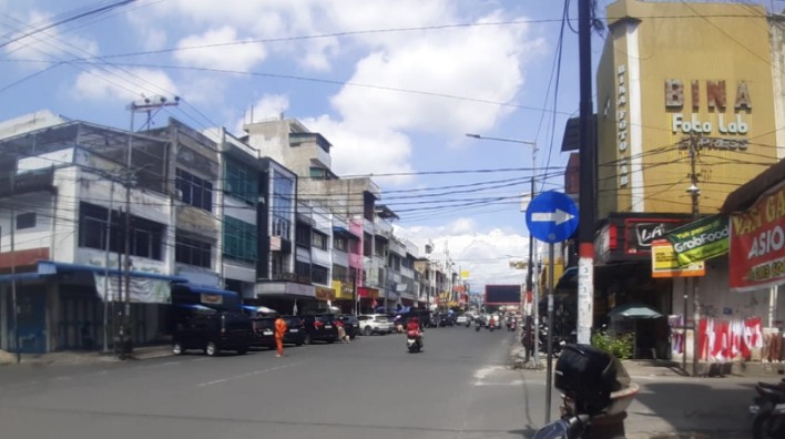 Ruko di kawasan Jalan Sutomo