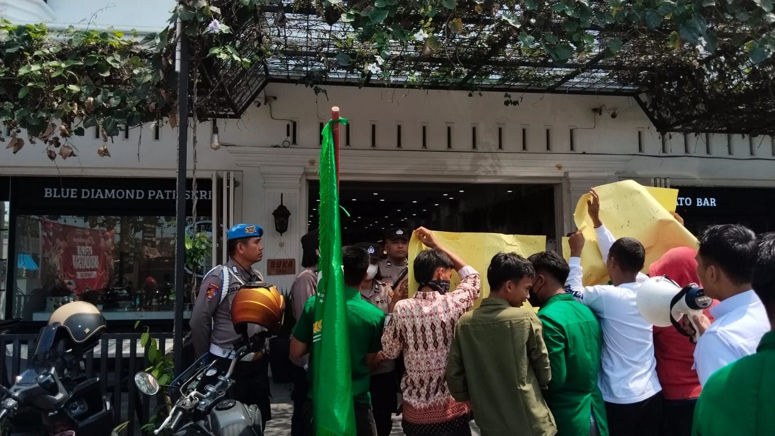 Pelajar Al Washliyah Soroti Cafe Blue Diamond di DAS Bah Bolon