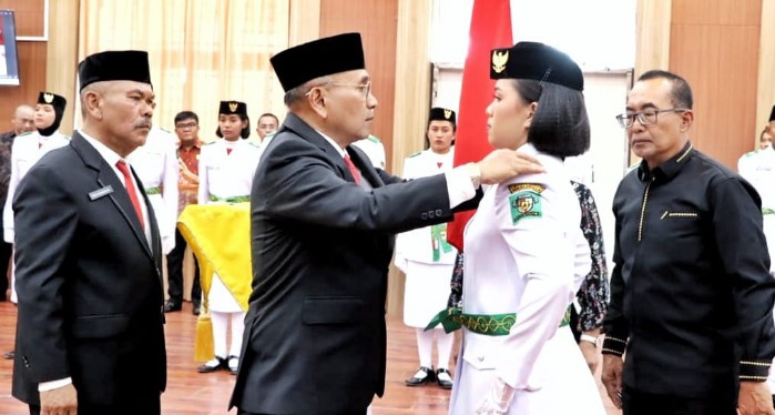 Bupati Simalungun Kukuhkan Anggota Paskibra HUT RI ke 80