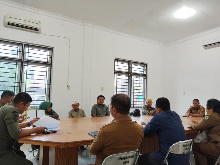 Usaha sarang walet di Siantar Utara diprotes warga setempat. (foto: sinata/hendri)