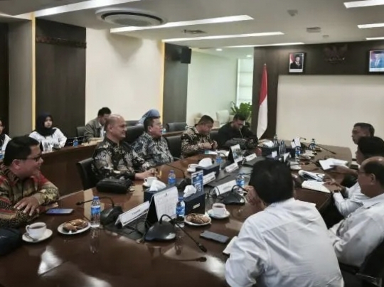 Wali Kota Wesly Silalahi menyampaikan sejumlah usulan prioritas kepada Wakil Menteri PUPR, Diana Kusumastuti.
