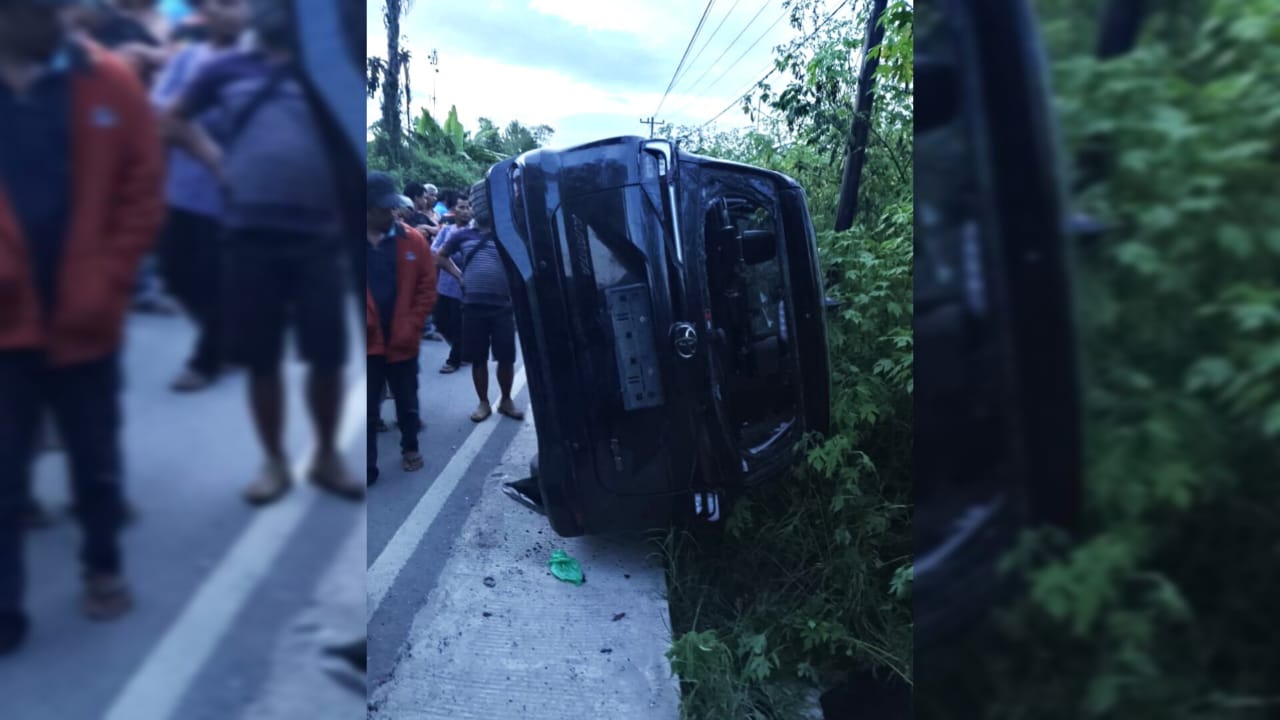 Kendaraan milik pelaku terbalik. (ist)