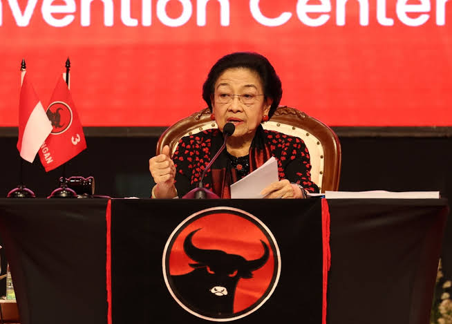 Megawati Soekarno Putri.
