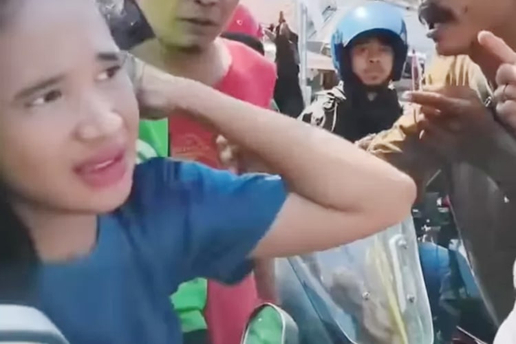 Wanita Pelaku Tabrak Lari Jadi Sasaran Amuk Massa di Makassar