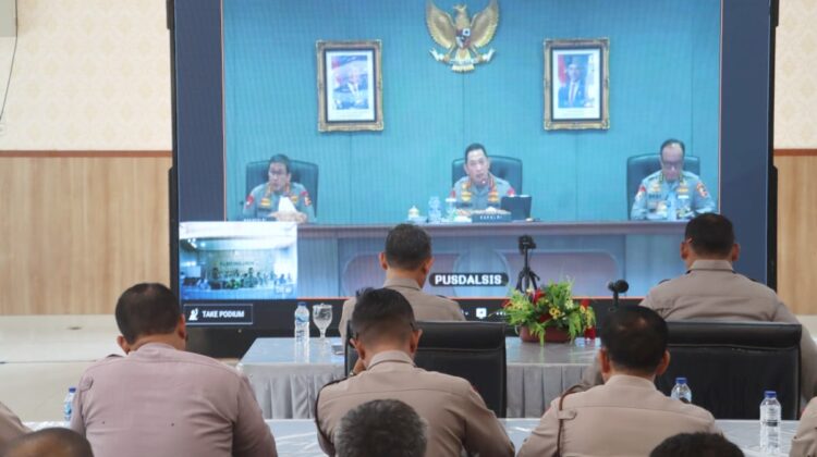 Kapolres Simalungun AKBP Marganda Aritonang, S.H., S.I.K., M.M beserta jajaran pejabat utama mengikuti arahan langsung dari Kapolri Jenderal Polisi Drs. Listyo Sigit Prabowo, M.Si