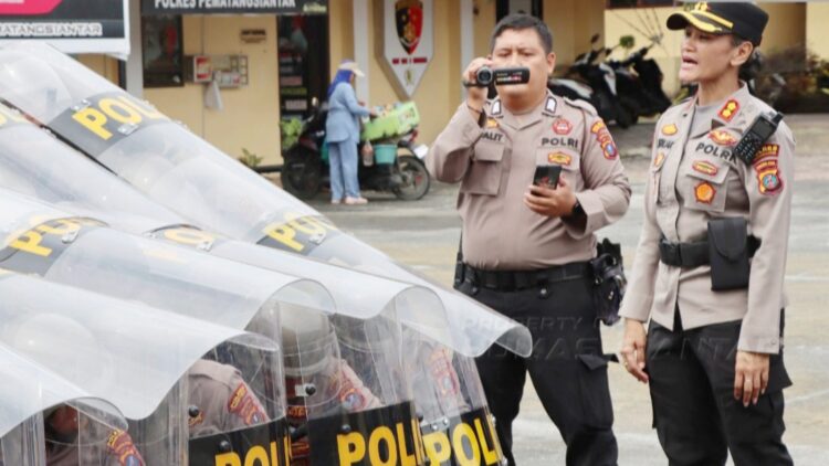 Kapolres Pematangsianțar AKBP Sah Udur TM. Sitinjak SH. SIK. MH pimpin Pelatihan Personil Ton Dalmas