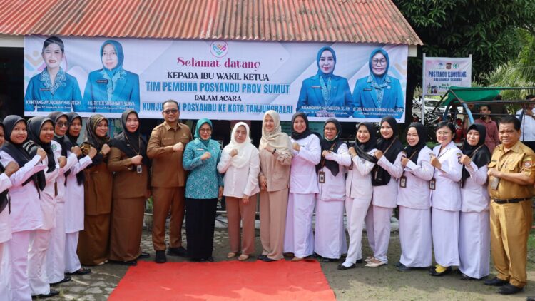 Wakil Ketua TP Posyandu Sumut Titiek Sugiharti Surya kunjungan kerja ke dua Posyandu di wilayah Kota Tanjungbalai