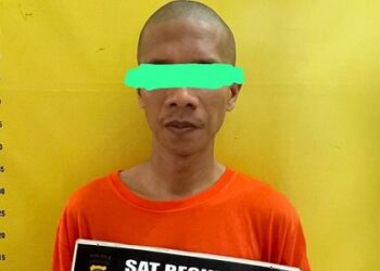 Tersangka AAS (35) pelaku pencabulan tiga anak yang diamankan Polres Labusel. (Foto Ist)