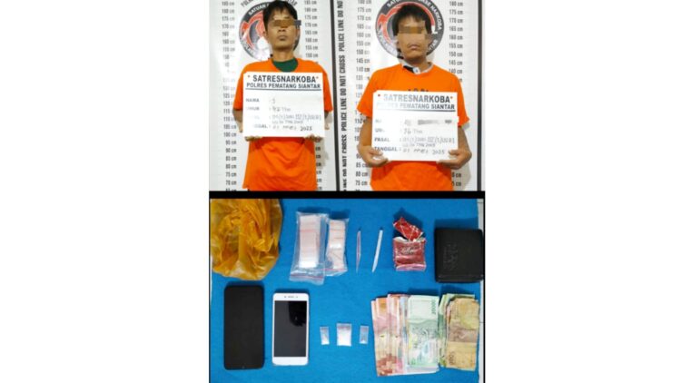 Kedua tersangka, JA dan ESP beserta barang bukti