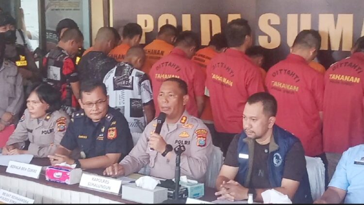 Kapolres Simalungun AKBP Marganda Aritonang, S.H., S.I.K., M.M saat Press Release bersama Direktorat Reserse Narkoba Polda Sumut dan Polres Pematang Siantar
