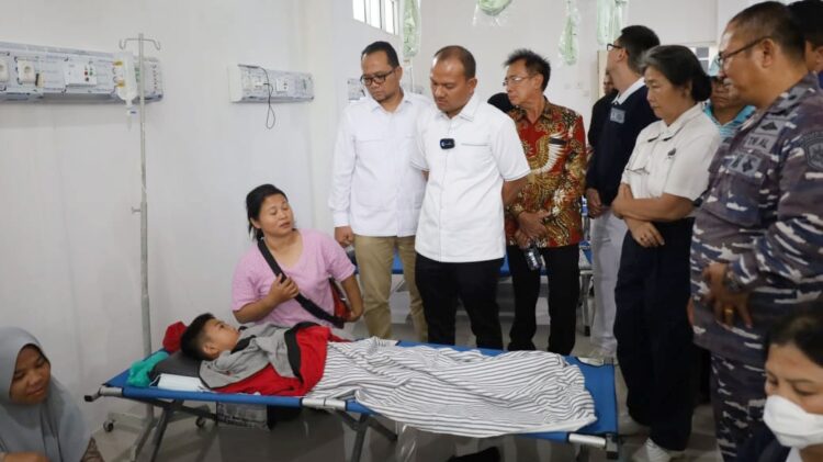 Wali Kota Tanjungbalai Mahyaruddin Salim didampingi Wakil Wali Kota Muhammad Fadly Abdina saat hadiri Bakti Sosial Kesehatan Yayasan Tzu Chi Ke-148