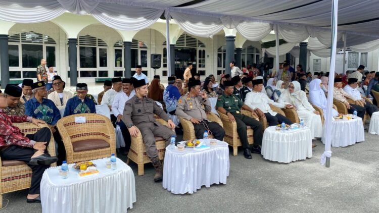 Polres Simalungun Hadiri Tepung Tawar Pemberangkatan 212 Jemaah Calon Haji Tahun 2025