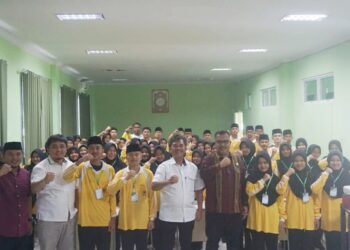 Polres Simalungun Berikan Materi Wawasan Kebangsaan dalam LDK OSIM MAN Simalungun 2025