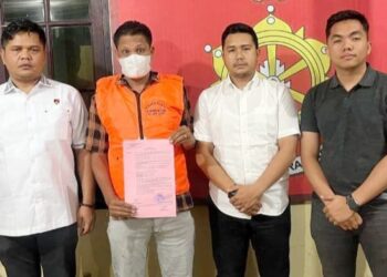 Mantan Kepala Desa Sitinjo 2, Kecamatan Sitinjo, berinisial RB yang ditahan unit Tipikor Polres Dairi. (Foto Ist)