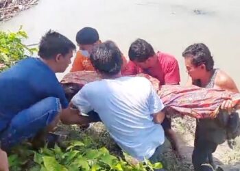 Jenajah korban Nur br. Sinaga saat di evakuasi