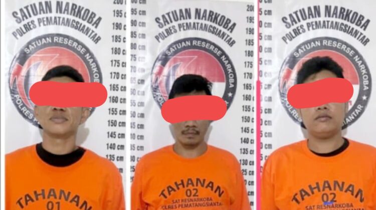 Tersangka PSS alias Ucok Bibir serta kedua Kurirnya