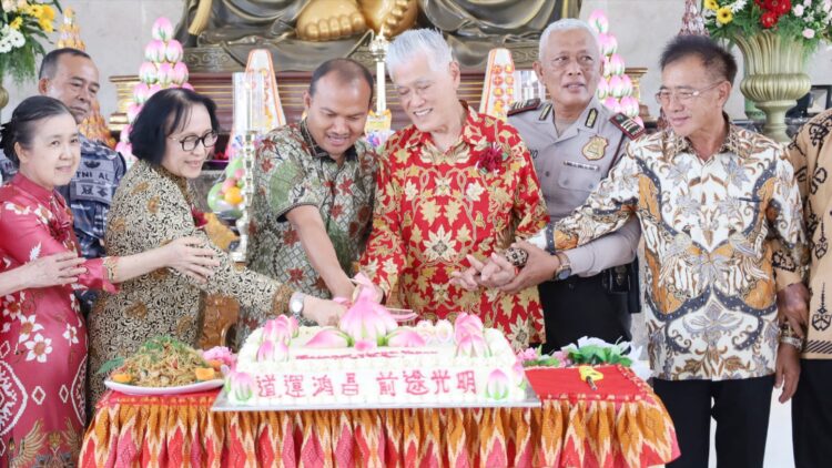 Wali Kota Tanjungbalai, Mahyaruddin Salim menghadiri perayaan hari ulang tahun (HUT) Vihara Bhakti Maitreya yang ke-60 tahun 2025