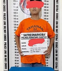 Tersangka RMA alias Arisandi dan barang bukti
