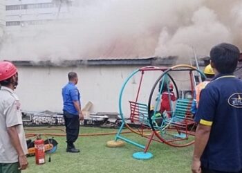 Urban Club & Lounge yang berada di area Hotel Danau Toba International Medan Dilalap Si Jago Merah. (Foto Ist)