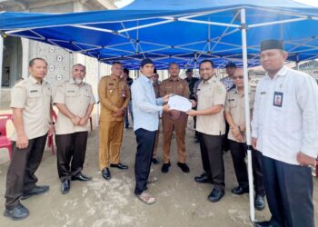 Wali Kota Tanjungbalai Mahyaruddin Salim Serahkan Sapi Qurban Bantuan Gubsu untuk Masjid Muhtadi Teluk Nibung
