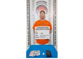 Tersangka TBB alias Timbul dan barang bukti diamankan di Sat Resnarkoba Polres Pematangsiantar