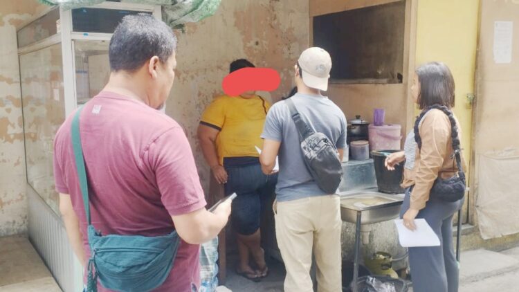 Tersangka D br. T saat ditangkap Kanit Jatanras IPDA Ricardo Rajagukguk S.Sos dan Tim