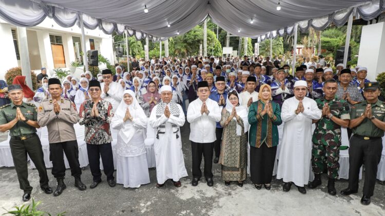 Wali Kota Pematangsiantar Wesly Silalahi SH MKn sambut pemulangan Jamaah Haji/Hajjah Kota Pematangsiantar 1446 H/2025 M