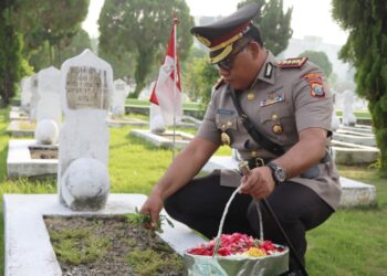 Kapolrestabes Medan, Kombes Gidion Arif Setyawan ziarah ke TMP Bukit Barisan 