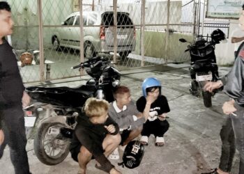 Timsus Dayok Mirah saat berikan pembinaan kepada tiga remaja yang diamankan tawuran