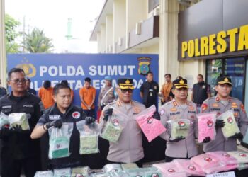 Kapolrestabes Medan, Kombes Pol. Dr. Gidion Arif Setyawan saat paparan 2 kasus peredaran dan penyalahgunaan narkotika jaringan Malaysia. (Foto Ist)